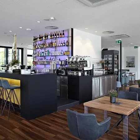 Einstein Am Roemerpark *