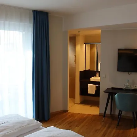 Einstein Am Roemerpark Andernach