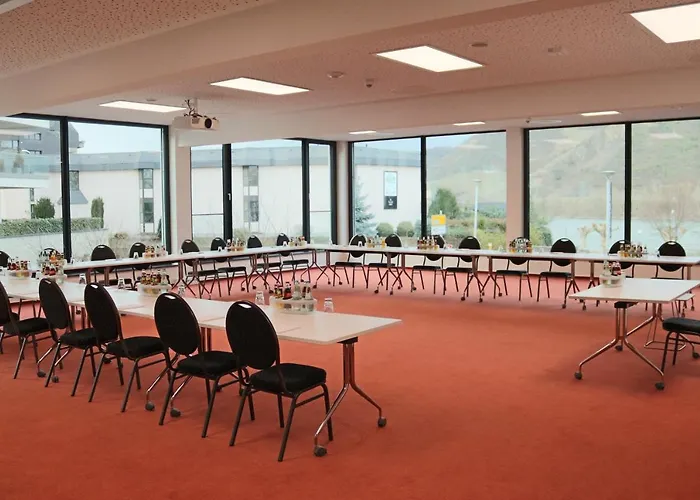 Einstein Am Roemerpark *