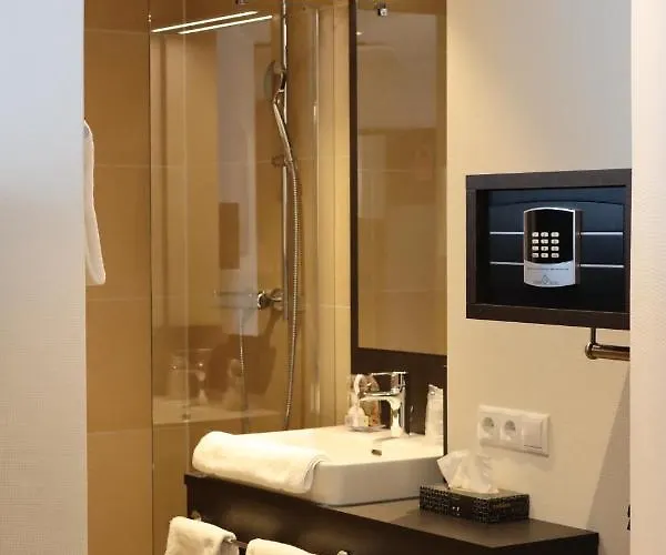 Einstein Am Roemerpark * Andernach