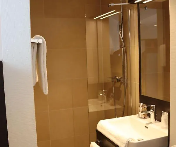 호텔 Einstein Am Roemerpark *