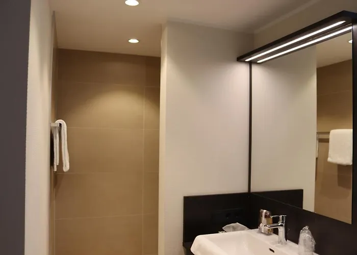 Einstein Am Roemerpark Hotel *